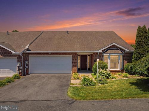 456 Moss Spring Ave, Greencastle, PA, 17225-1053 | Card Image