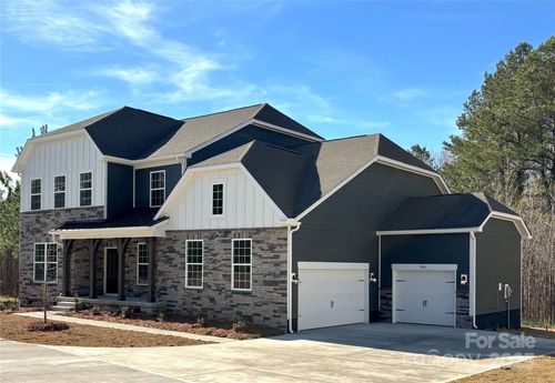 7001 New Town Rd, Waxhaw, NC, 28173-7736 | Card Image