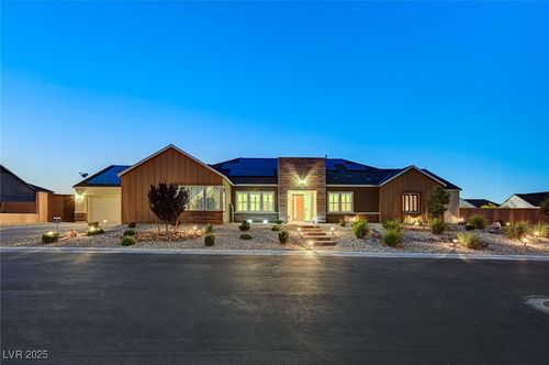 7590 Sky Horse Ave, Las Vegas, NV, 89113-6232 | Card Image