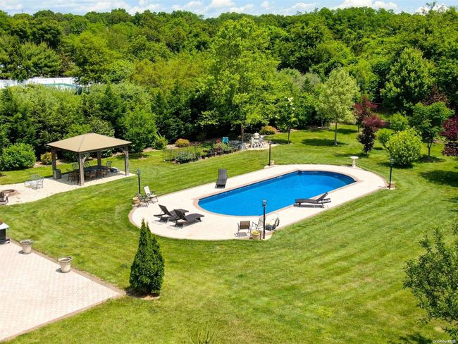 Salt Water Pool | Image 28