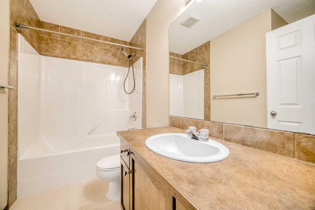 148 Chapman Close Se, Home with 3 bedrooms, 3 bathrooms and 2 parking in Calgary AB | Image 18