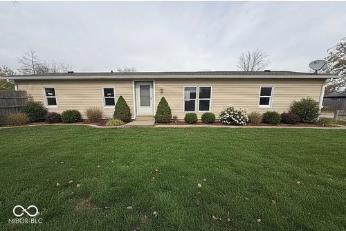 52 Fountain Lake Dr, Greenfield, IN, 46140-8645 | Card Image