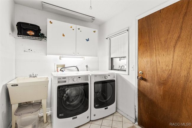 Indoor Laundry Room | Image 15