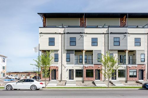 102-156 Park Street, Cochrane, AB, T4C2B8 | Card Image