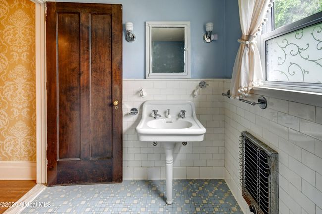 2nd Floor Main Full Bath | Image 71