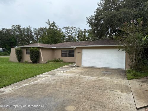 8216 Shorecrest Ct, SPRING HILL, FL, 34606-6555 | Card Image