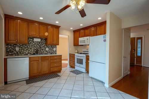 9712 Walley Ave, PHILADELPHIA, PA, 19115-3014 | Card Image