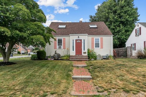 29 Cedar St, Somerset, MA, 02726-4409 | Card Image