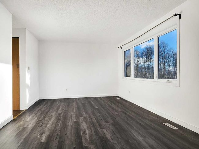 31 97 Ave, Townhouse with 3 bedrooms, 3 bathrooms and 2 parking in Grande Cache AB | Image 7