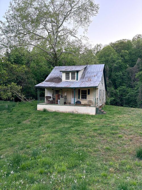 479 Trenthill Dr, Bassett, VA, 24055-5582 | Card Image