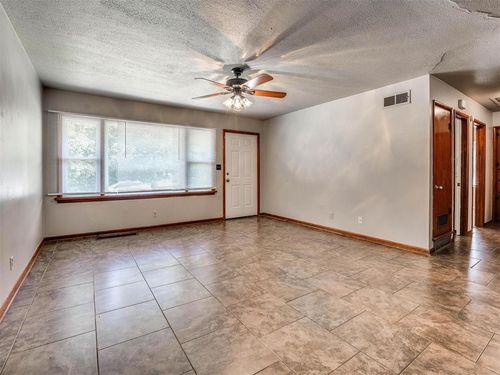1800 Melrose Drive, Norman, OK, 73069 | Card Image