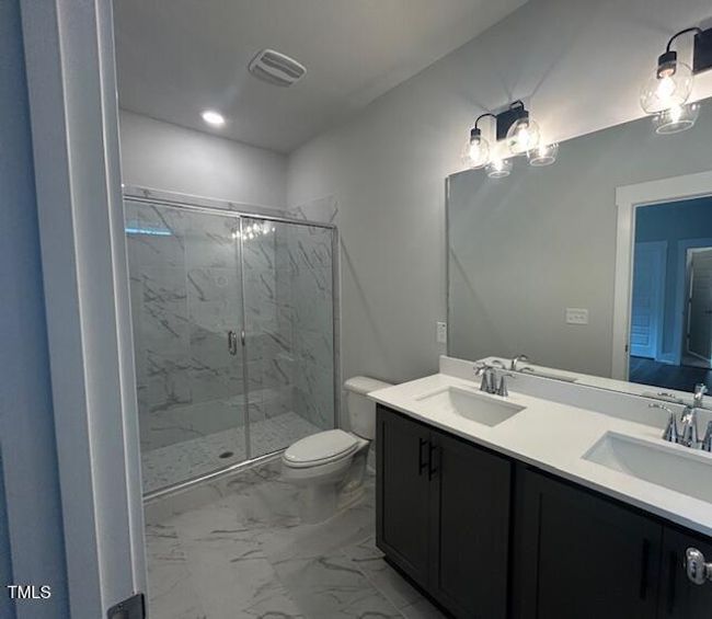 Primary Bathroom | Image 9