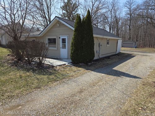 3259 N State Rd, Davison, MI, 48423-1151 | Card Image
