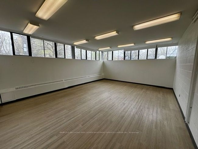 585 Cranbrooke Ave, Home with 0 bedrooms, 0 bathrooms and null parking in North York ON | Image 15