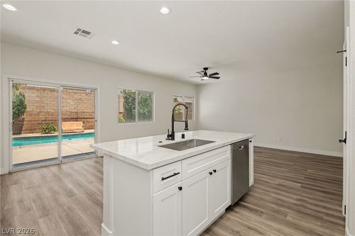 2922 Mastercraft Ave, North Las Vegas, NV, 89031-0583 | Card Image