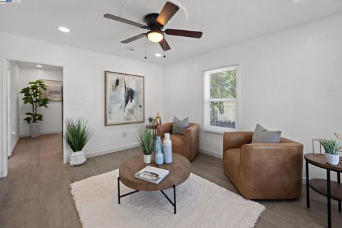 1385 Palm Ave, Martinez, CA, 94553-2070 | Card Image