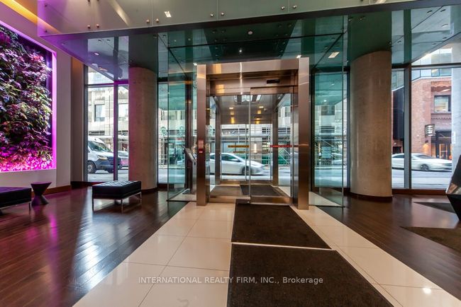 318 - 8 Mercer St, Condo with 1 bedrooms, 1 bathrooms and null parking in Toronto ON | Image 5