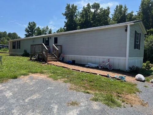 6656 Clyde King Rd, Seagrove, NC, 27341-8106 | Card Image