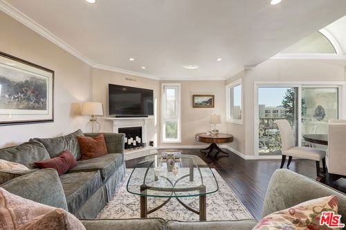 16-11789 Montana Avenue, Los Angeles, CA, 90049 | Card Image