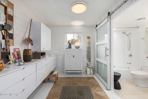 2d-2 W Greenock Dr, Tucson, AZ, 85737-7629 | Card Image