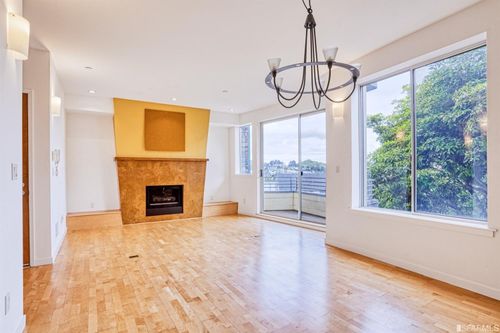 3264 Market St, San Francisco, CA, 94114-2227 | Card Image