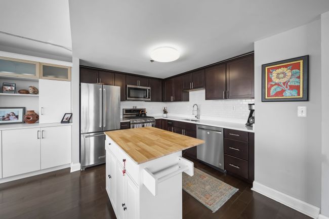 Open Kitchen - Island is Excluded | Image 10