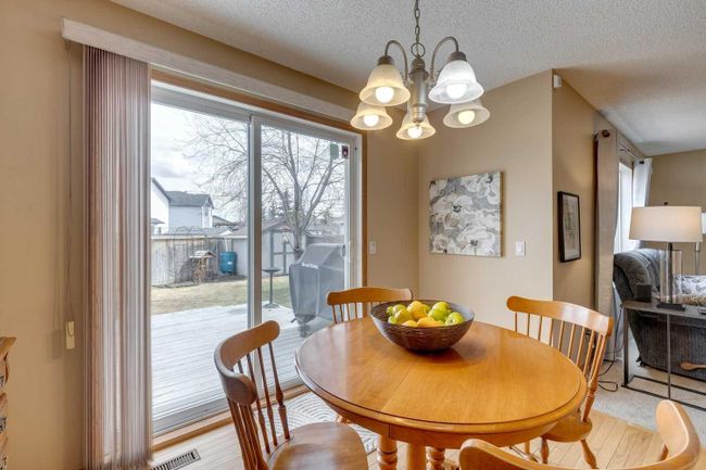 332 Cranfield Gardens Se, Home with 4 bedrooms, 3 bathrooms and 4 parking in Calgary AB | Image 12