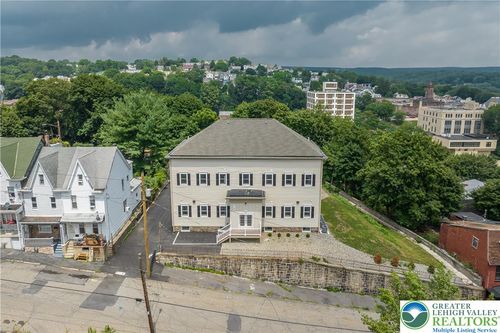 7-418 W Race St, Pottsville, PA, 17901-2418 | Card Image