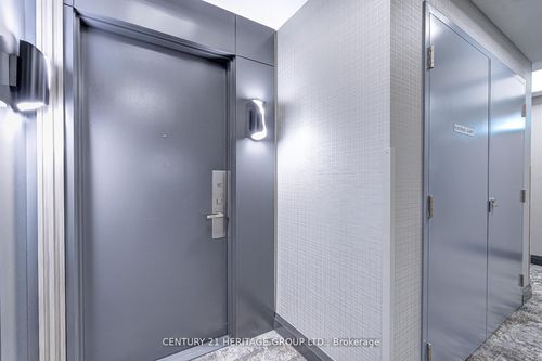 1112-7171 Yonge St, Thornhill, ON, L3T0C5 | Card Image