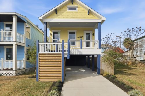 1207 32nd St, Galveston, TX, 77550-4322 | Card Image