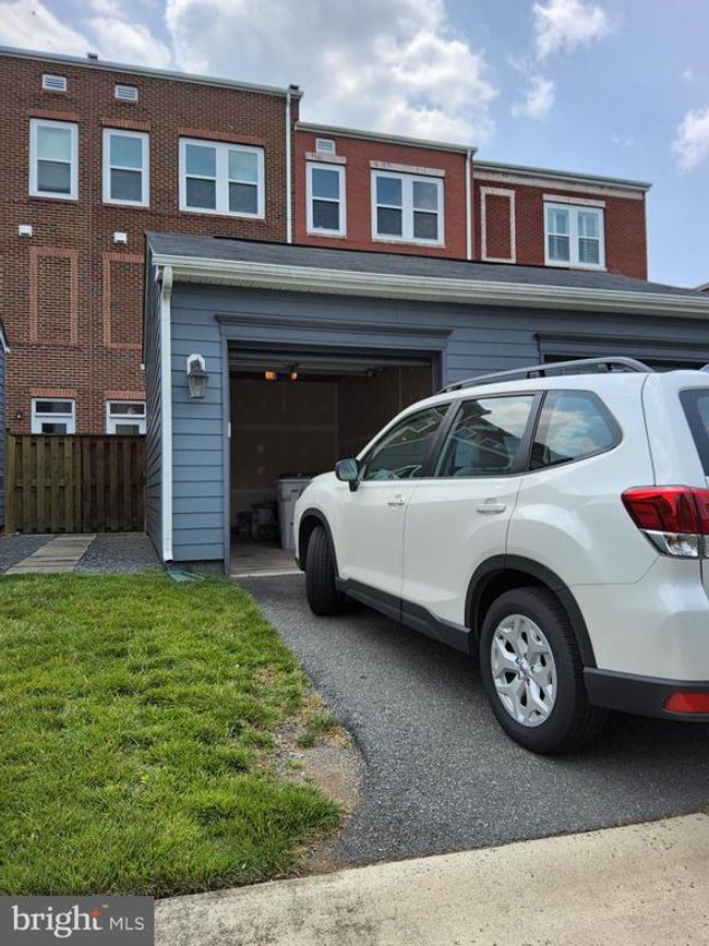 8952 Center St, Townhouse with 3 bedrooms, 3 bathrooms and null parking in Manassas VA | Image 25