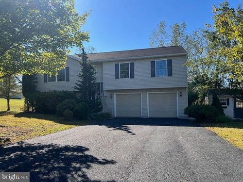 1371 Teepee Dr, AUBURN, PA, 17922-9256 | Card Image