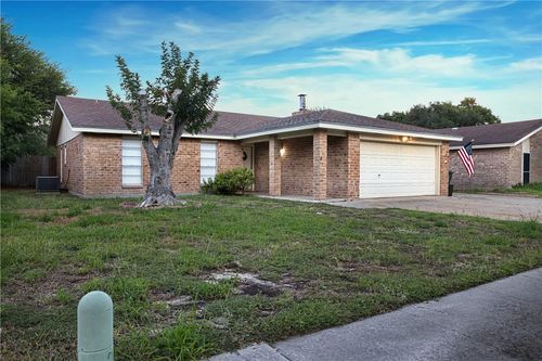 918 Crossbill St, Corpus Christi, TX, 78418-5009 | Card Image