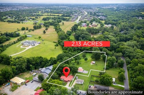 156 N Maple, Cave Springs, AR, 72718-9434 | Card Image