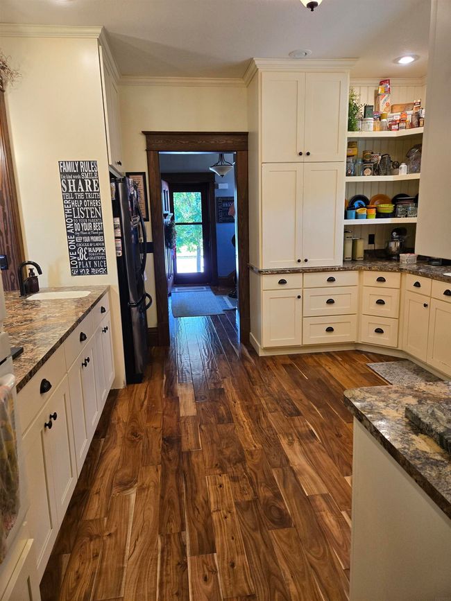 511 2 Nd St W, House other with 3 bedrooms, 2 bathrooms and null parking in Cresco IA | Image 15