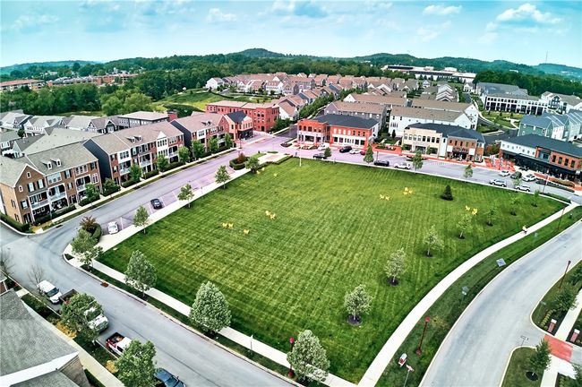 UNIT-202 - 305 Tillary Ln, Condo with 2 bedrooms, 2 bathrooms and 2 parking in Cranberry Twp PA | Image 5