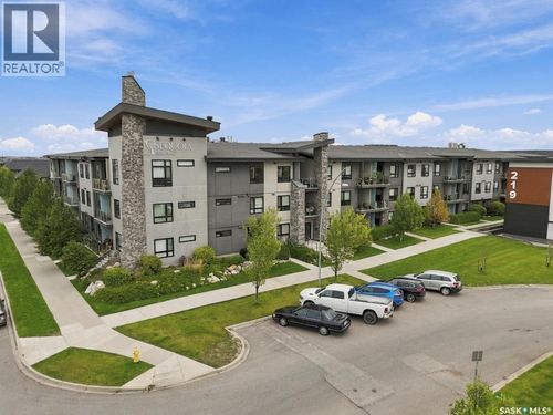 220-223 Evergreen Sq, Saskatoon, SK, S7W0W2 | Card Image