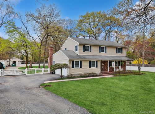 14 Hillside Ave, Saint James, NY, 11780-3108 | Card Image