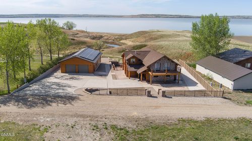 11268 Keys Cove Loop, Ray, ND, 58849-6001 | Card Image