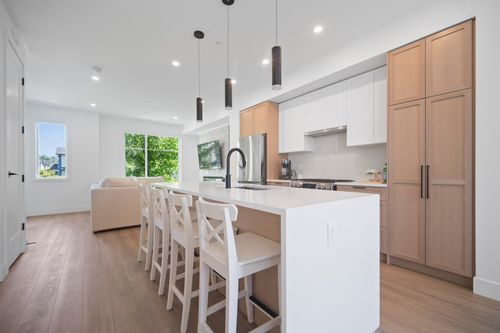 20-20763 76 Ave, Langley, BC, V2Y3N8 | Card Image
