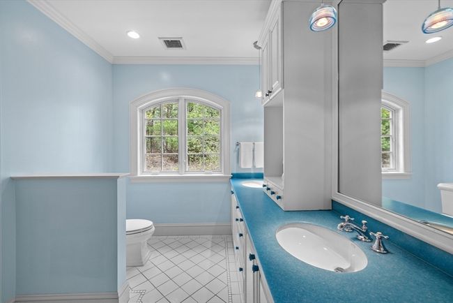 29 Philip St, House other with 6 bedrooms, 7 bathrooms and 6 parking in Medfield MA | Image 25