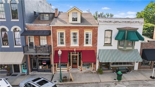 523 Main St, Weston, MO, 64098-1205 | Card Image