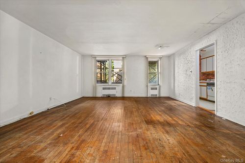 1g-105-33 66th, New York, NY, 11375 | Card Image