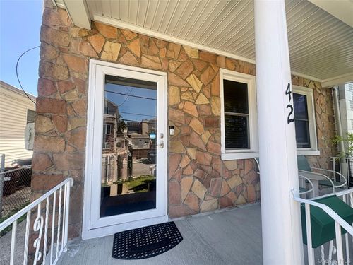 42 Saint Marys Ave, Staten Island, NY, 10305-1813 | Card Image