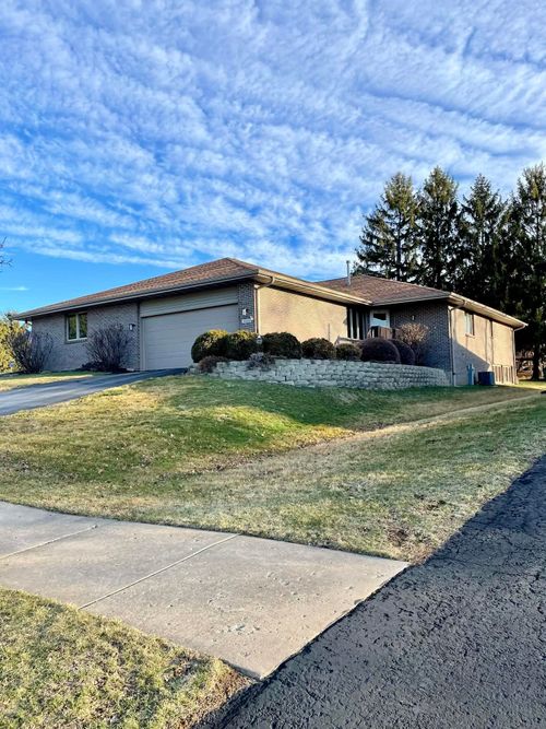 1344 S Trainer Rd, Rockford, IL, 61108-1528 | Card Image