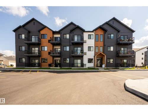 9227 228 St Nw, Edmonton, AB, T5T4T1 | Card Image