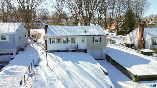 141 Orchard St, Meriden, CT, 06450-3453 | Card Image