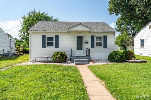 2633 Center St, Granite City, IL, 62040-3419 | Card Image