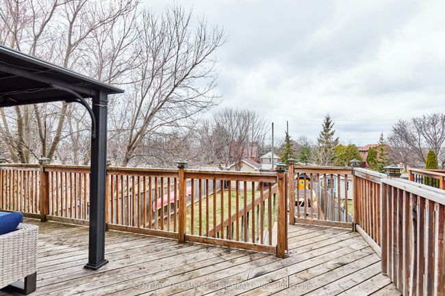 31 Aster Cres, House other with 3 bedrooms, 4 bathrooms and 2 parking in Whitby ON | Image 18