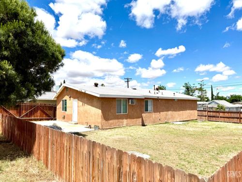 132 Wood St, Taft, CA, 93268-3921 | Card Image